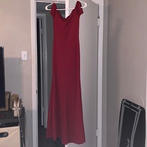 Selling this dress I wore once for a quince, hasn’t been used since. Size M